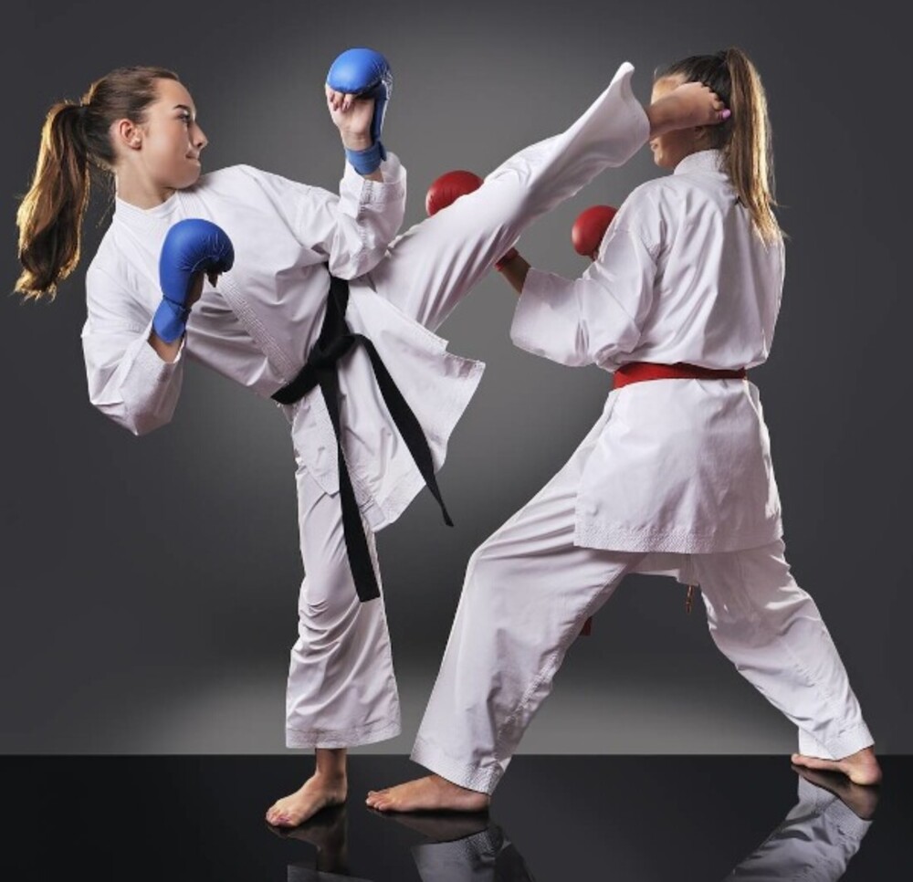 Rukavice na karate DBX DBX-KM červené